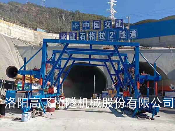 水沟电缆槽台车