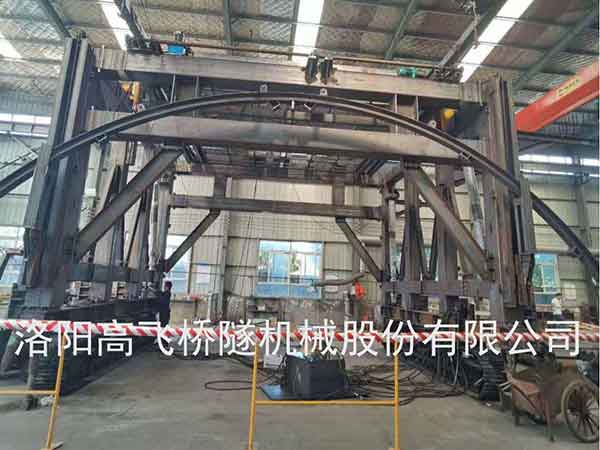 拱架安装台车