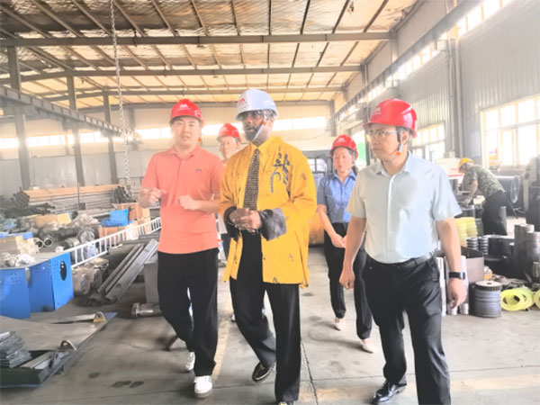 非洲客户到高飞股份参观考察