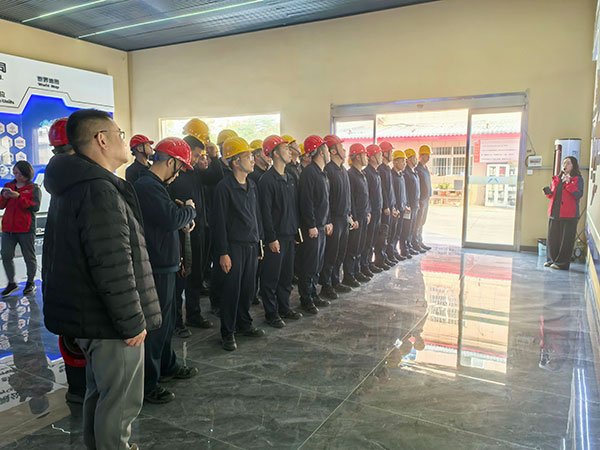 热烈欢迎某部建筑施工单位一行到公司开展钢模台车技术交流 热烈欢迎某部建筑施工单位一行到公司开展钢模台车技术交流