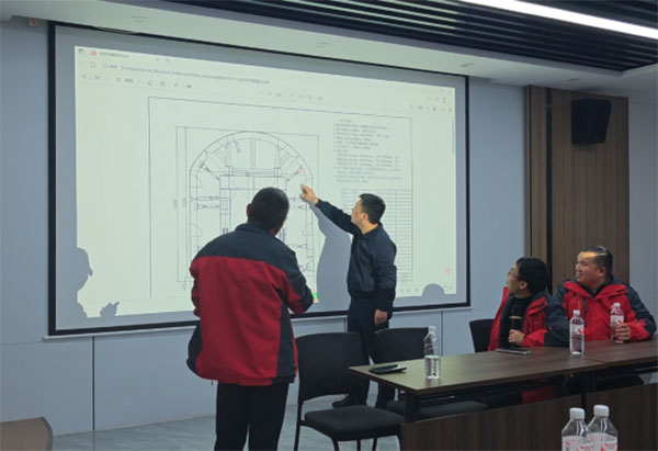 钢模台车参观交流